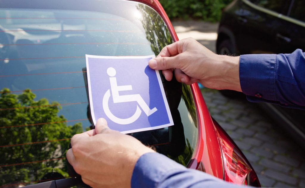 カッティングステッカーの寿命は？長持ちさせるポイントも紹介