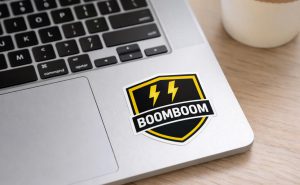 ロゴステッカーのレイアウト完全ガイド｜用途別の配置例と失敗しない作り方