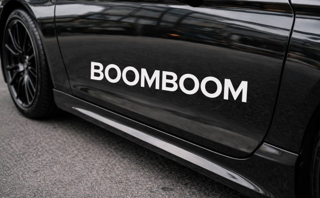 クールな文字ステッカー作成の完全ガイド｜車・バイクに映えるおしゃれデザインと選び方